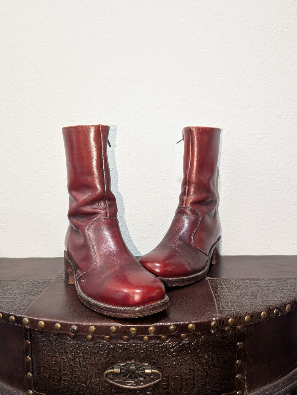 VINTAGE 70's Campus Red Leather Square Toe Zip-Up Ankle Boots - Made in USA - Picture 2 of 16